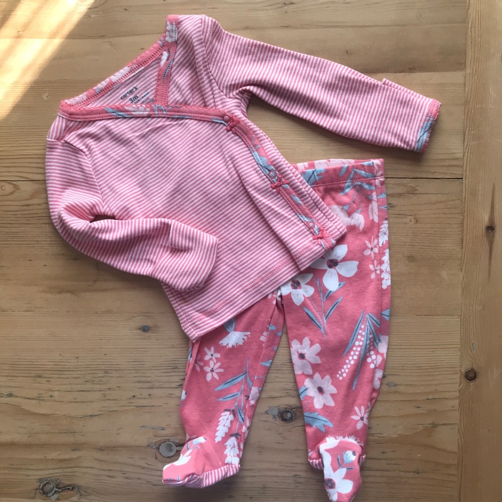 Carter’s NWOT 3M Pink Floral Footed Bottom and Snap Kimono Top With Hand Covers